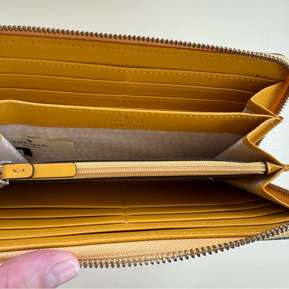 Kate Spade Full Zip Wallet - Picture 5 of 11